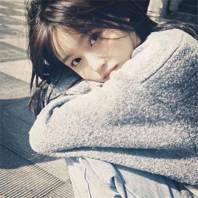 陪她一会儿 海报